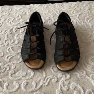 Earth lace up black flat sandals